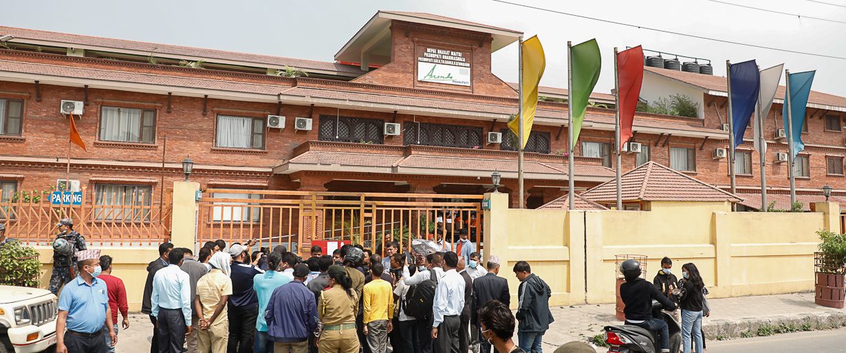नेपाल–भारतमैत्री धर्मशाला‘होटल आनन्द’मा सरकारले लगायो ताला