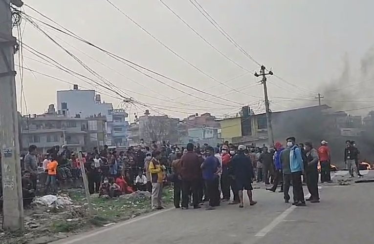 काठमाडौं महानगरले सुकुम्बासी बस्ती हटाउन खोज्दा प्रतिकार