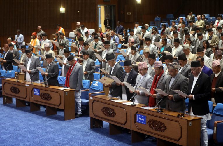 राष्ट्र र राष्ट्रियताको भाषण गरेर जनताको आँखामा छारो हाल्दै ‘दलाल’ सांसद्हरु