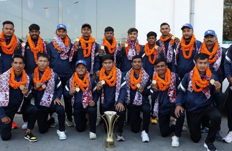 एसीसी यू-१९ प्रिमियर कपको उपाधि बोकेर फर्कियो नेपाली क्रिकेट टोली