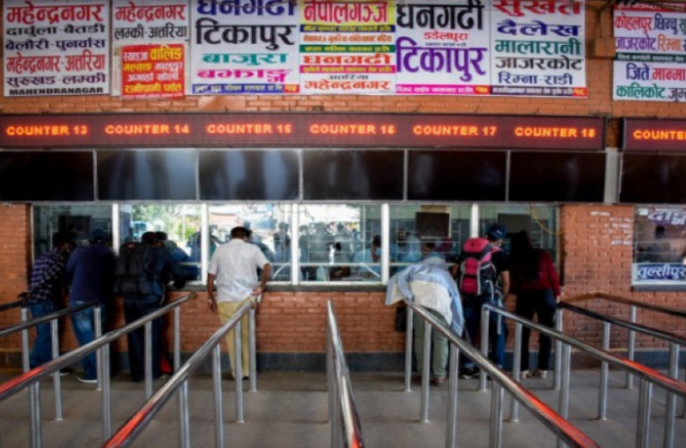 घर जाने यात्रुहरुबाट यातायात व्यवसायी दोब्बर भाडा असुल्दै,अन्तरिम सरकार मुकदर्शक