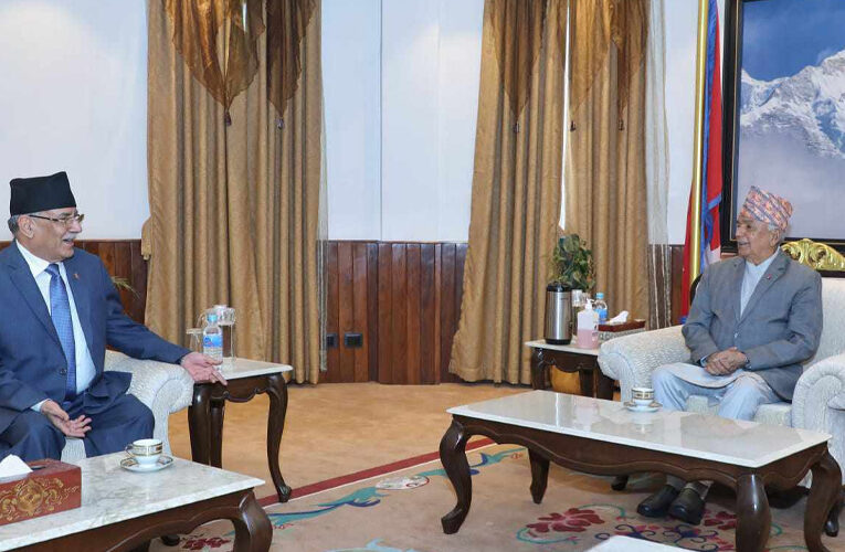 प्रचण्डसहित विपक्षी दलका शीर्ष नेता राष्ट्रपतिलाई भेट्न शीतल निवासमा