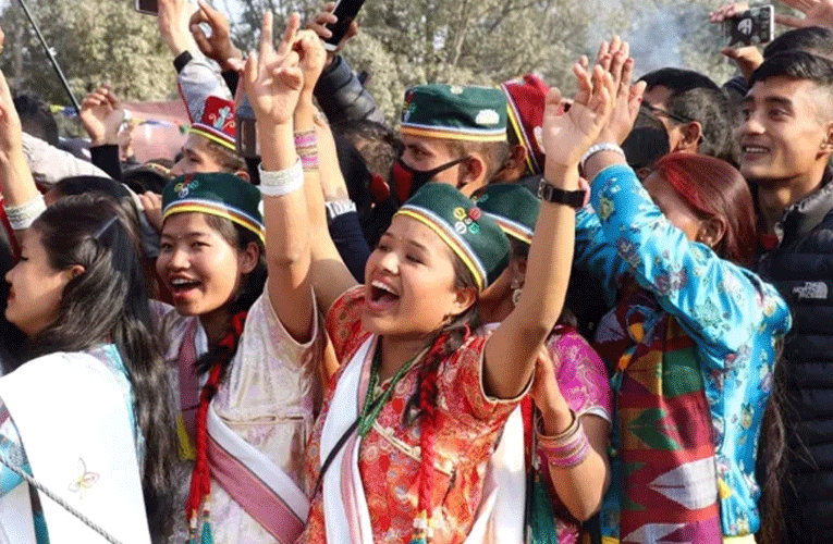 आज सोनाम ल्होसार, सार्वजनिक विदा