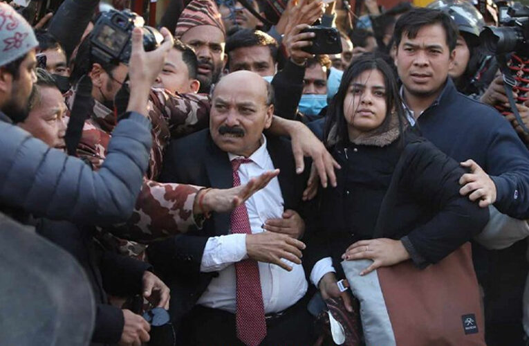 अधिवक्ता त्रिपाठीमाथि आक्रमण गरेका दुई जना धरौटीमा रिहा, रास्वपा नेता कारागार चलान