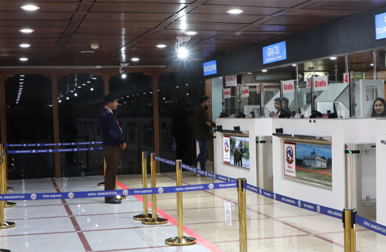 अमेरिकाबाट एक महिलासहित २० नेपाली डिपोर्ट