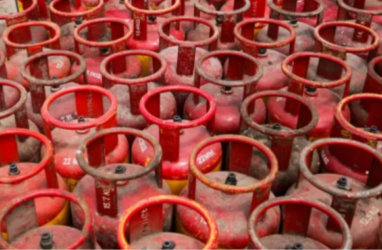 एलपी ग्यास किन्न पाँच वर्षमा विदेशियो चार खर्ब रुपैयाँ