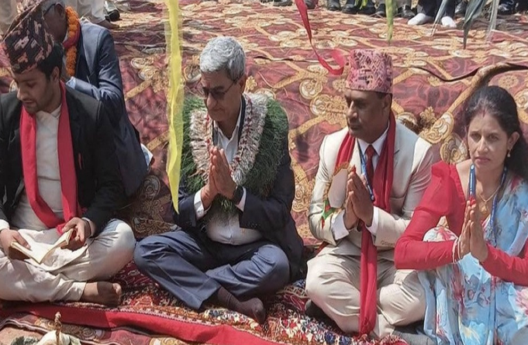 गृहमन्त्री लेखकद्वारा ईएमआईटी कलेजको शिलान्यास