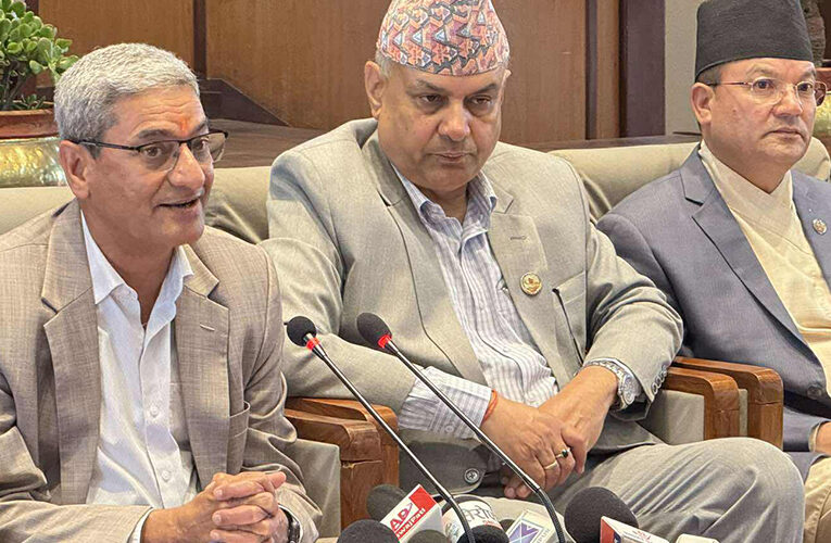 गृहमन्त्री लेखकले राजीनामा नदिने,भन्छन् न्याय त मैले पनि पाउनुपर्ने होला नि ?