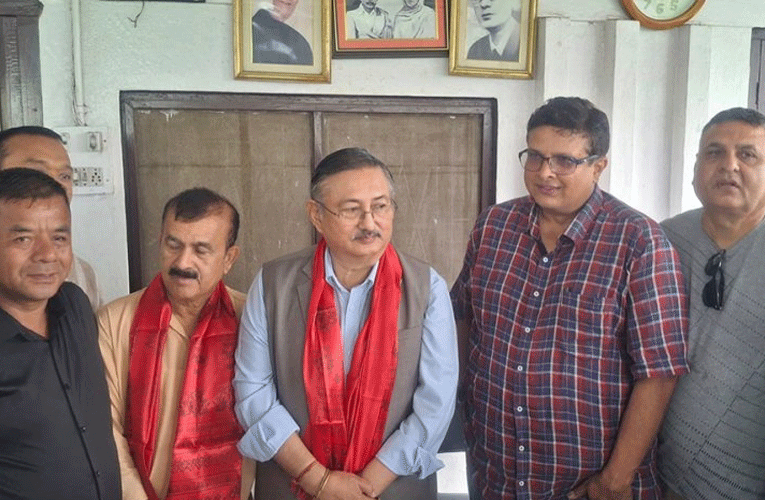 कोइराला निवासमा बालकृष्ण खाँणको पत्रकार सम्मेलन