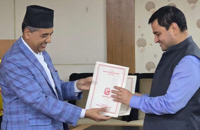 स्वास्थ्य मन्त्री र सचिवहरूबीच कार्यसम्पादन सम्झौता