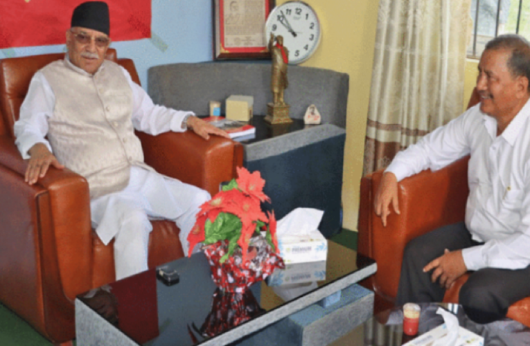 विप्लवलाई भेट्न उनकै निवास पुगे प्रचण्ड