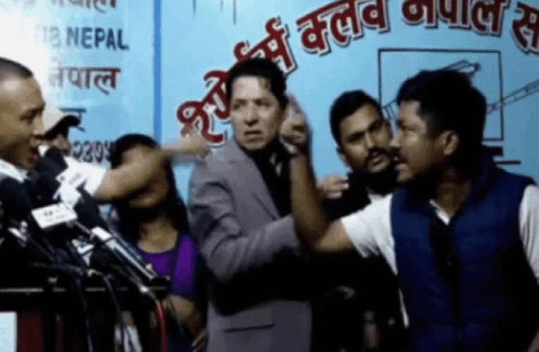 सुदन गुरुङको पत्रकार सम्मेलनमा भाँडभैलो