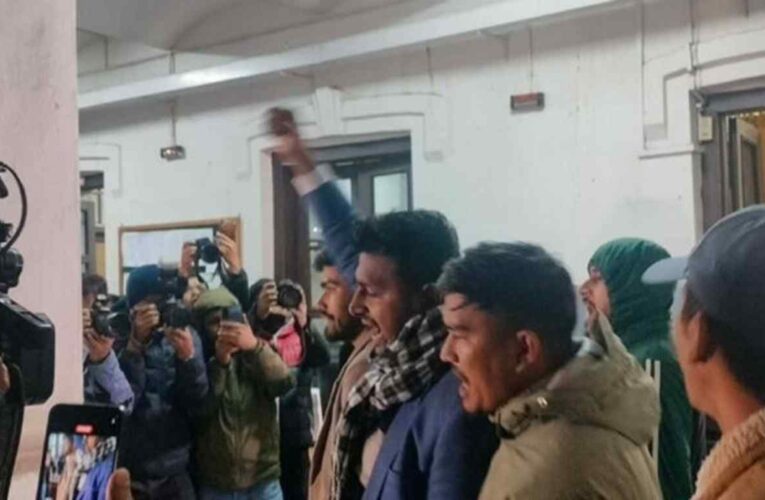 निर्वाचन आयोगभित्र नाराबाजी