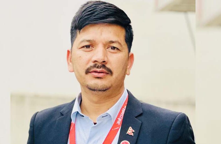 उमेर हदले अनेरास्ववियुबाट बिदा भएका नरेश बने एमाले केन्द्रीय सदस्य