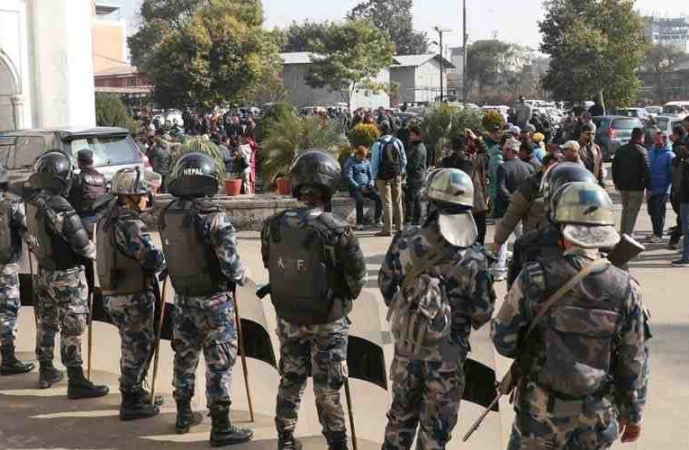 निर्वाचन आयोगमा कांग्रेस नेता-कार्यकर्ताको भीड,सुरक्षा व्यवस्था कडा पारियो