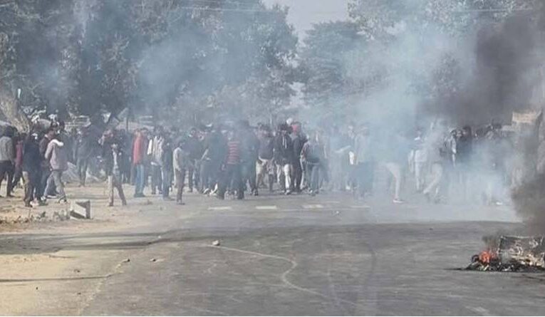 तनावग्रस्त बन्यो लौकहीबजार,प्रहरीले गर्यो हवाईफायर