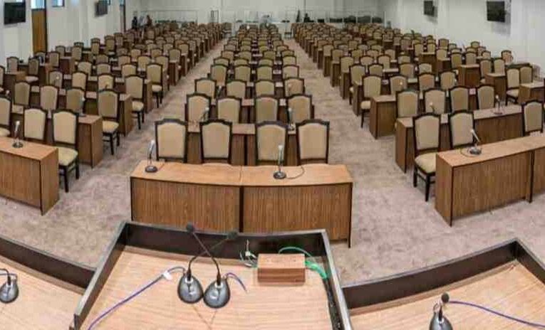 यी ४९ सांसदले १७ मातृभाषामा शपथ लिने