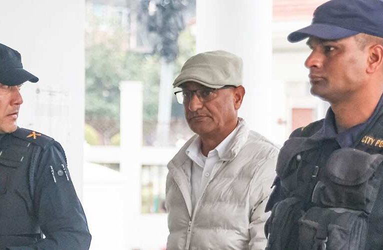 पूर्वगृहमन्त्री रमेश लेखक रिहा