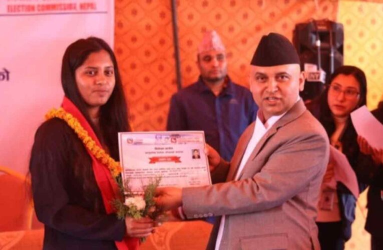 बुवा मजदुरी गर्न साउदी,नेपालमा छोरी सांसद