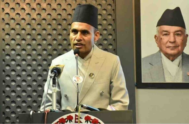 मन्त्रीलाई आइफोन दिने समाचारको सञ्चारमन्त्रीद्वारा खण्डन