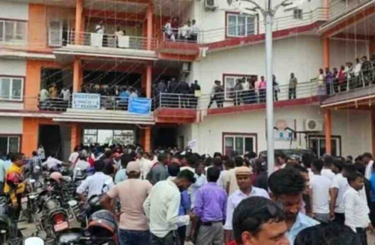 आफ्नै कार्यकर्ता कुटपिटमा उत्रिएपछि भागेर ज्यान जोगाए रास्वपाका सांसद धिमाल,साह र अन्सारीले