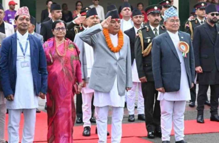राष्ट्रपति र प्रधानमन्त्रीद्वारा रातो मच्छिन्द्रनाथको भोटोजात्रा अवलोकन