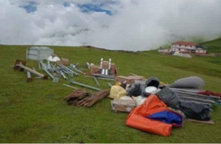 बडीमालिकामा हेलिकप्टरबाट सञ्चार उपकरण ढुवानी